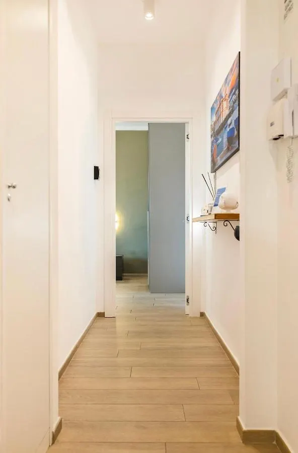 Capruzzi Guest House Bari 0*,  Italia