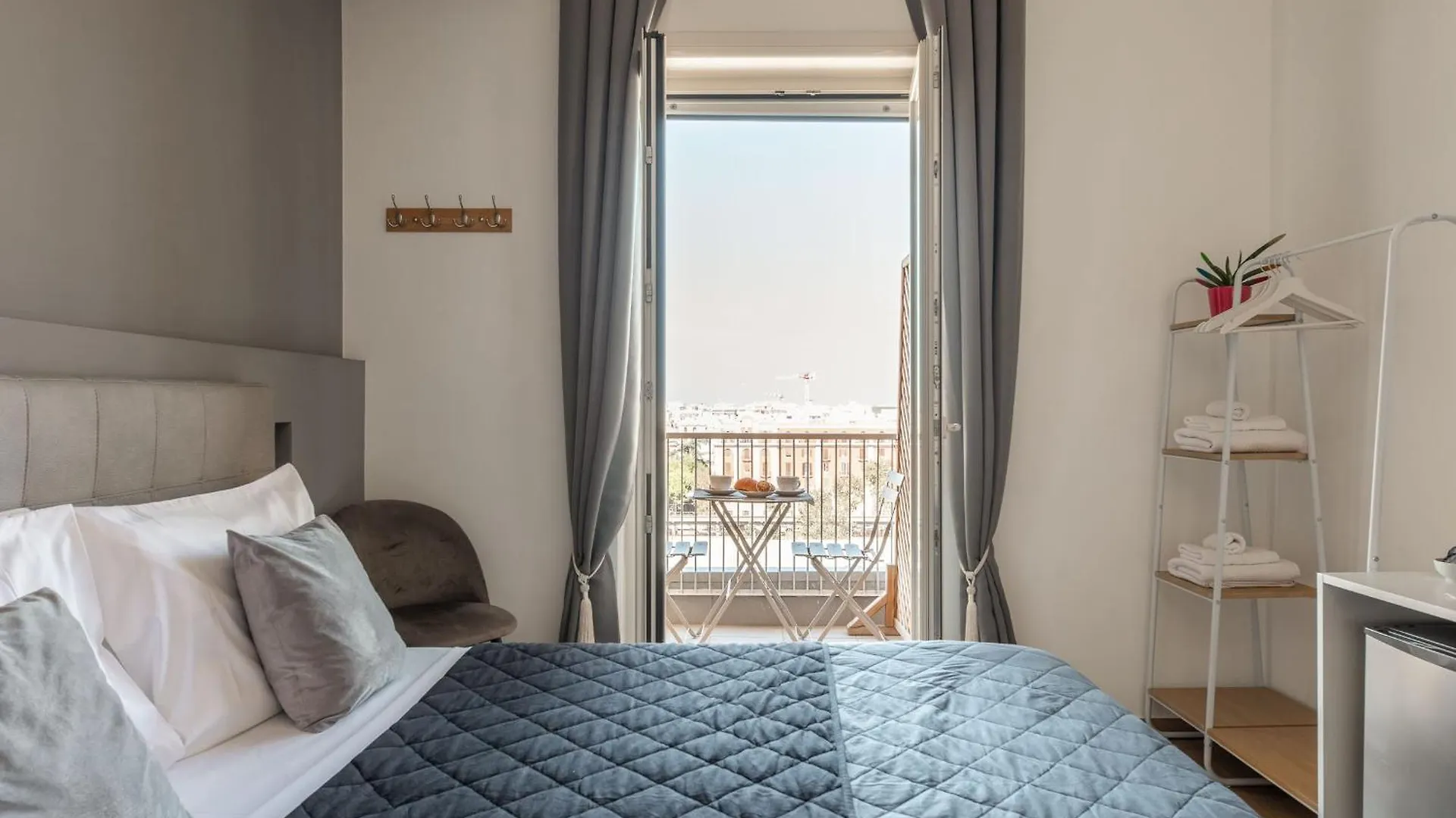 Capruzzi Guest House Bari 0*,  Italia